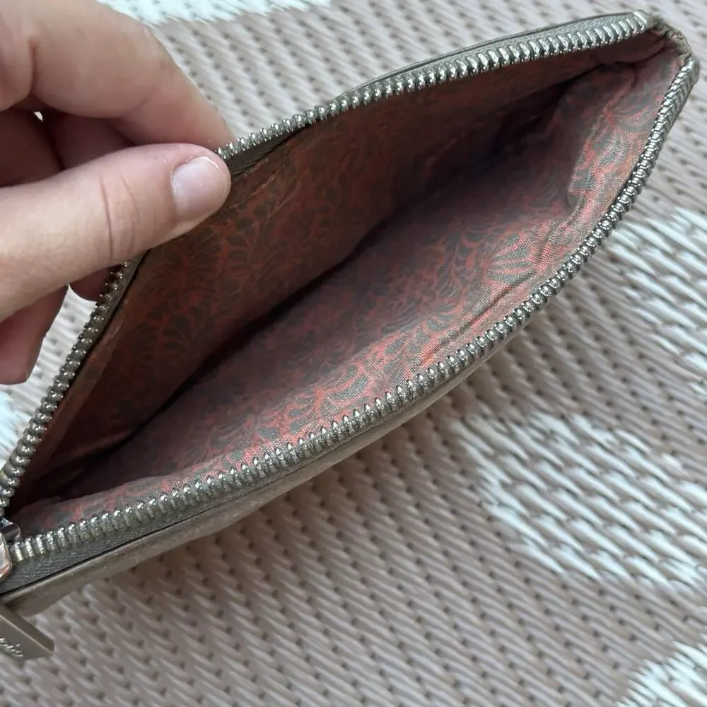 Hobo International Millie Frame Zipper Bottom Leather Clutch Wallet Gray Worn